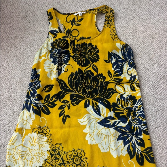 Floral Yellow and Navy Sleeveless Top - Picture 3 of 5